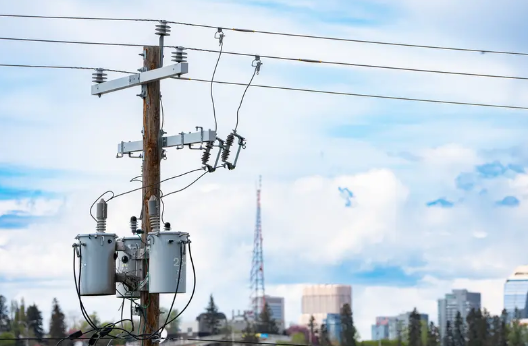 Vollständige technische Analyse von Überspannungsableitern in Verteilungsleitungen: Von Strukturmaterialien bis hin zur Fehlervermeidung