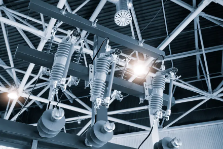 So testen Sie einen Überspannungsableiter