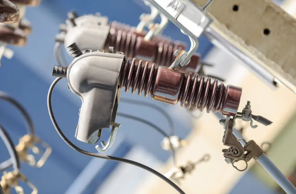 Technische Einblicke: Identifizierung und Aufrechterhaltung von Kontaminationsüberschlägen und Alterung in Sicherungen