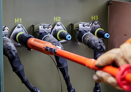 Ein umfassender technischer Leitfaden für trennbare Hochspannungs-Steckverbinder- und -Buchsensysteme für den Außenbereich